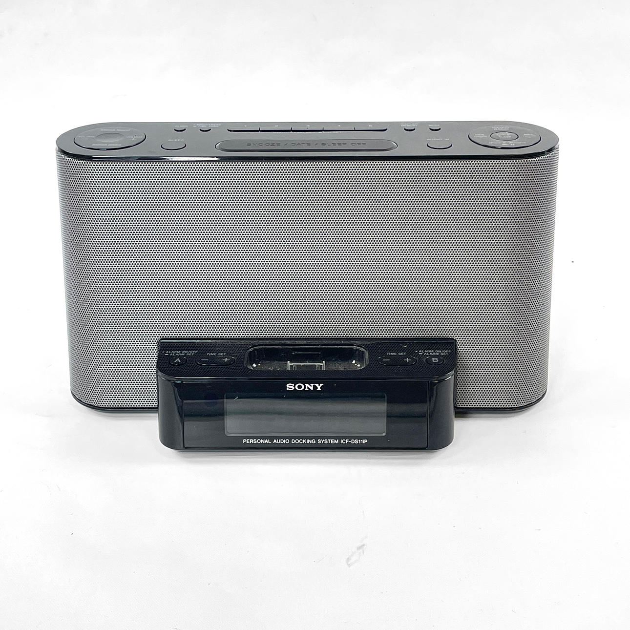 DOCKING SYSTEM, for Ipod. Sony ICF-DS11iP, with radio.