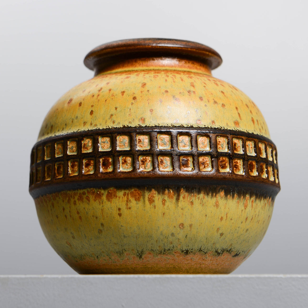 JOSEPH SIMON. Vase, Søholm, Bornholm, Danmark, andet del af det 20