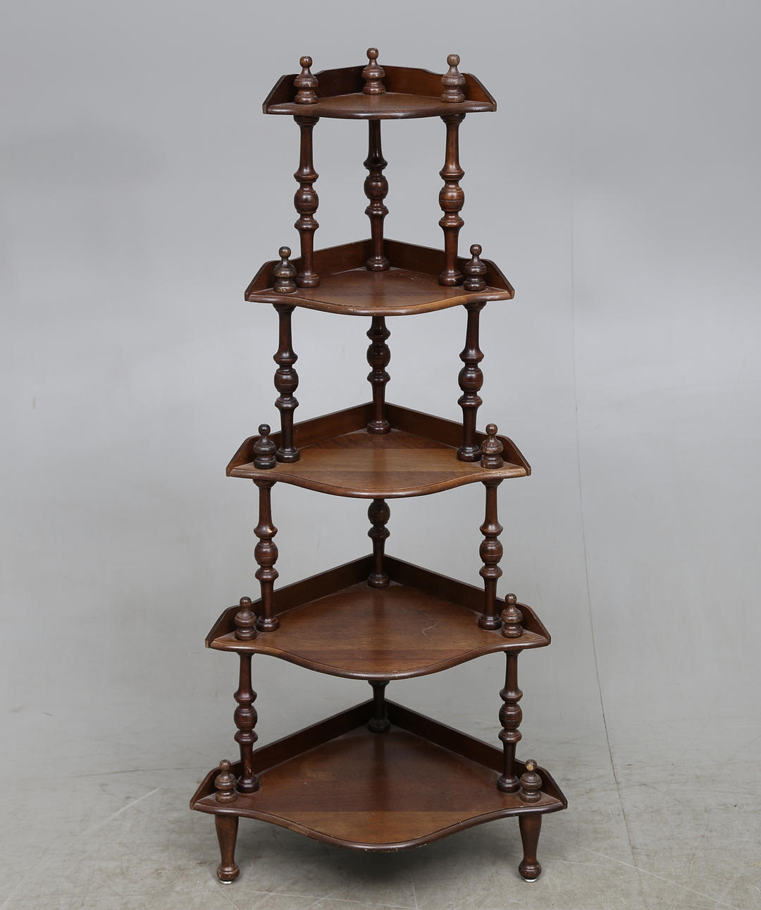 ATTIENNHYLLA, 1900-tal.