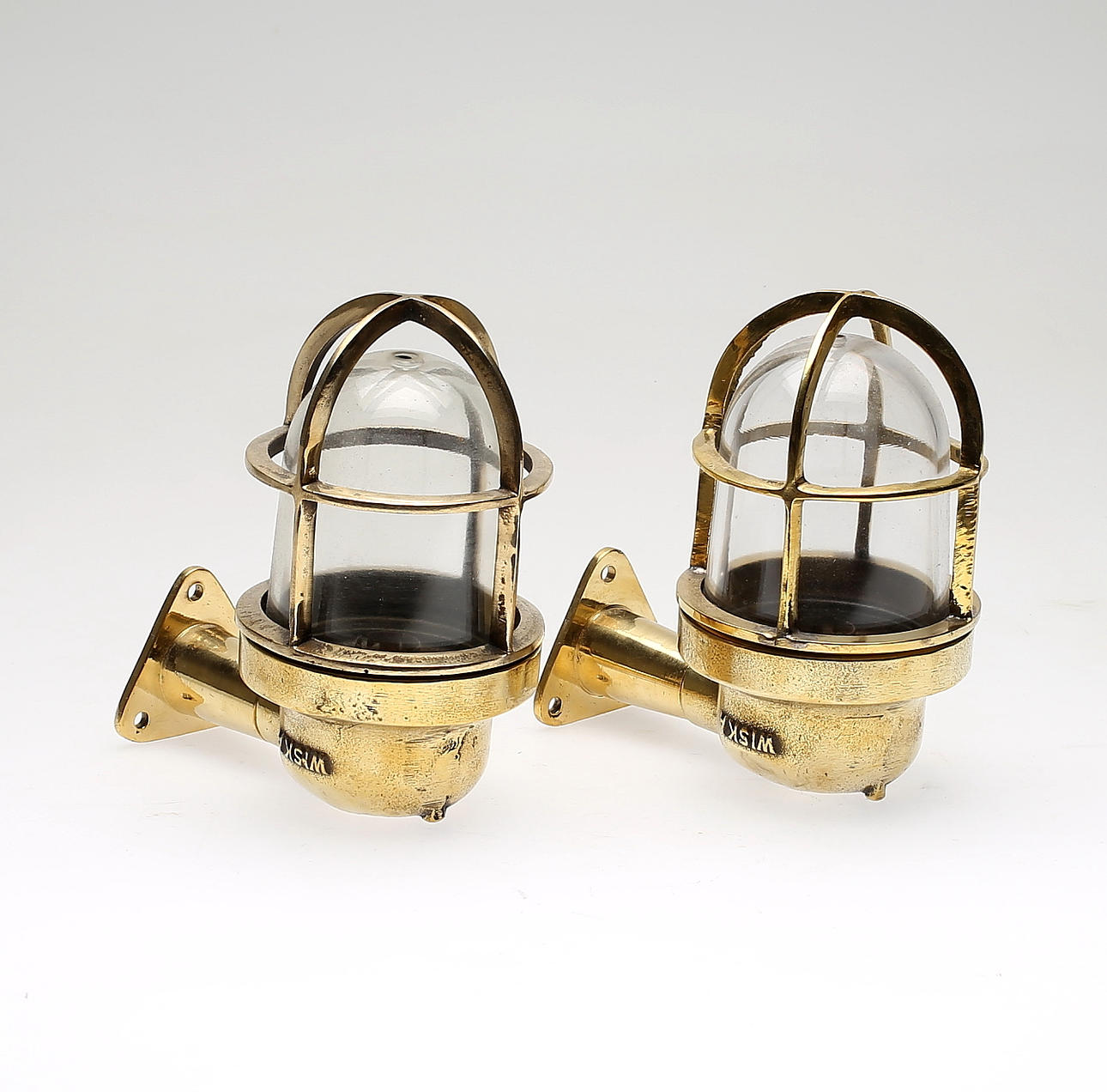 FARTYGSBELYSNING, 2 st, med väggfäste, mässing, Wiska.