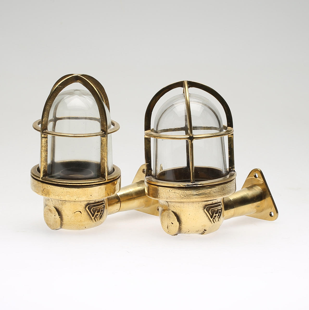 FARTYGSBELYSNING, 2 st, med väggfäste, mässing, EH IP56.