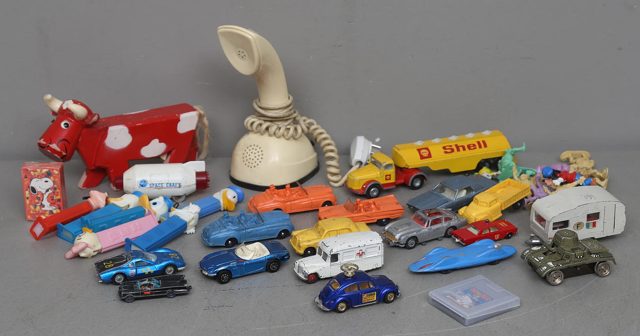 LEKSAKER, 1900-tal, bl.a. Pez.