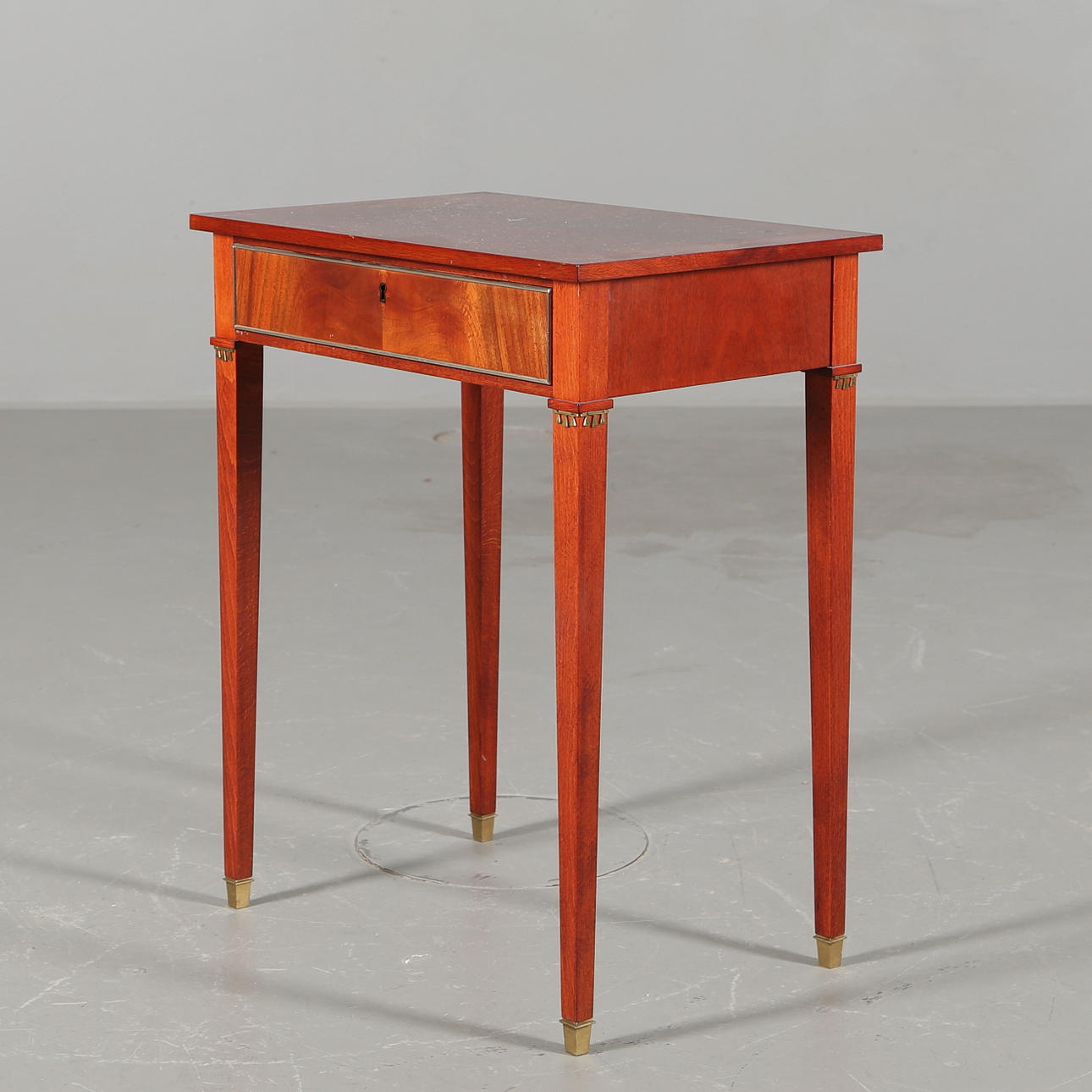 SYBORD i mahogny, sengustaviansk stil 1900-tal.