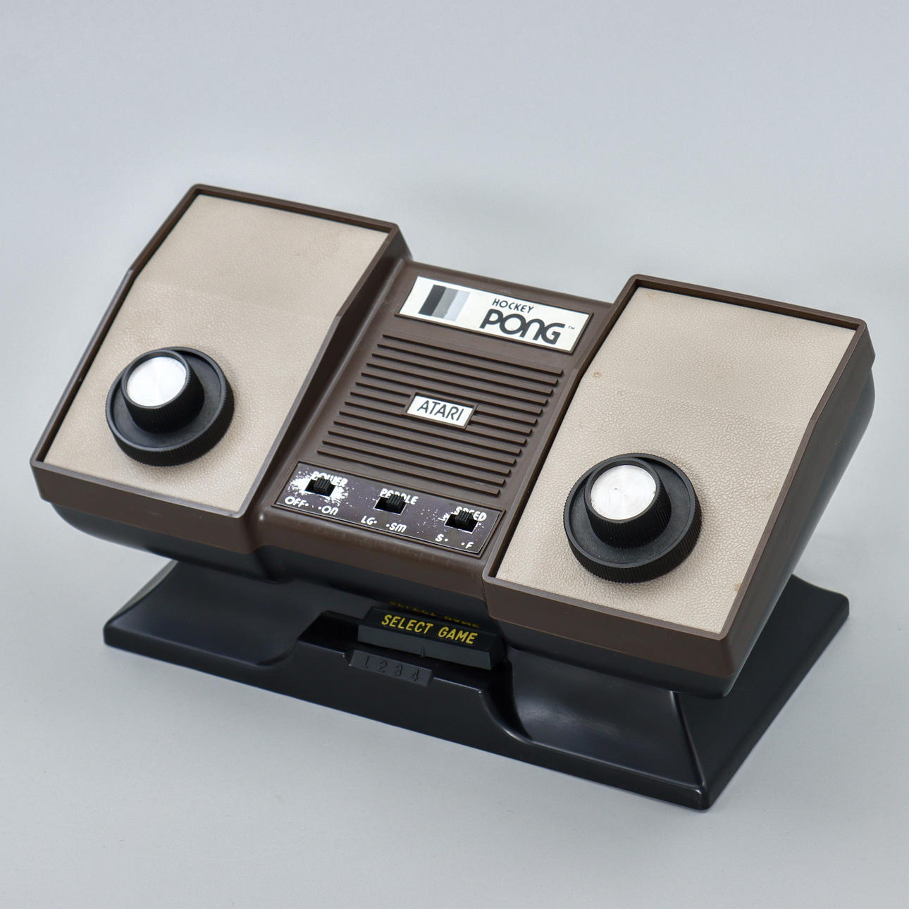 ATARI HOCKEY PONG, GAME CONSOLE/VIDEO GAME 1970S.