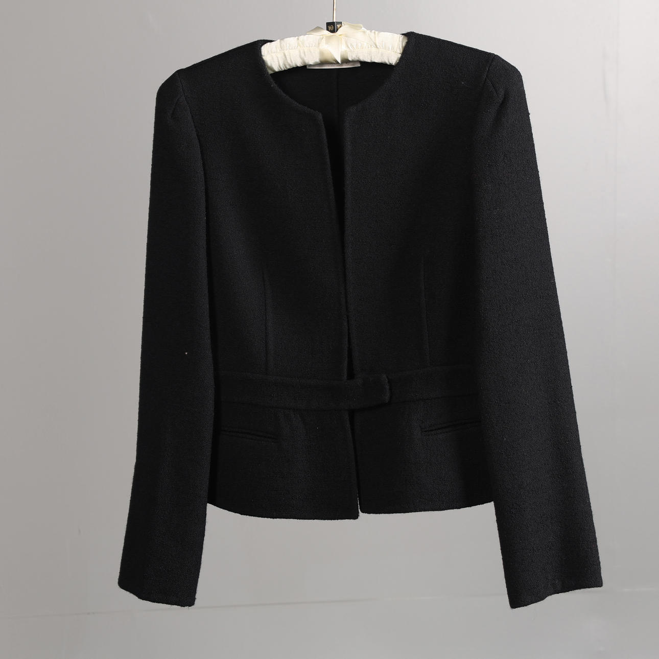 A PRINGLE OF SCOTLAND TAILORED JACKET, UK SIZE 10. Vintage 