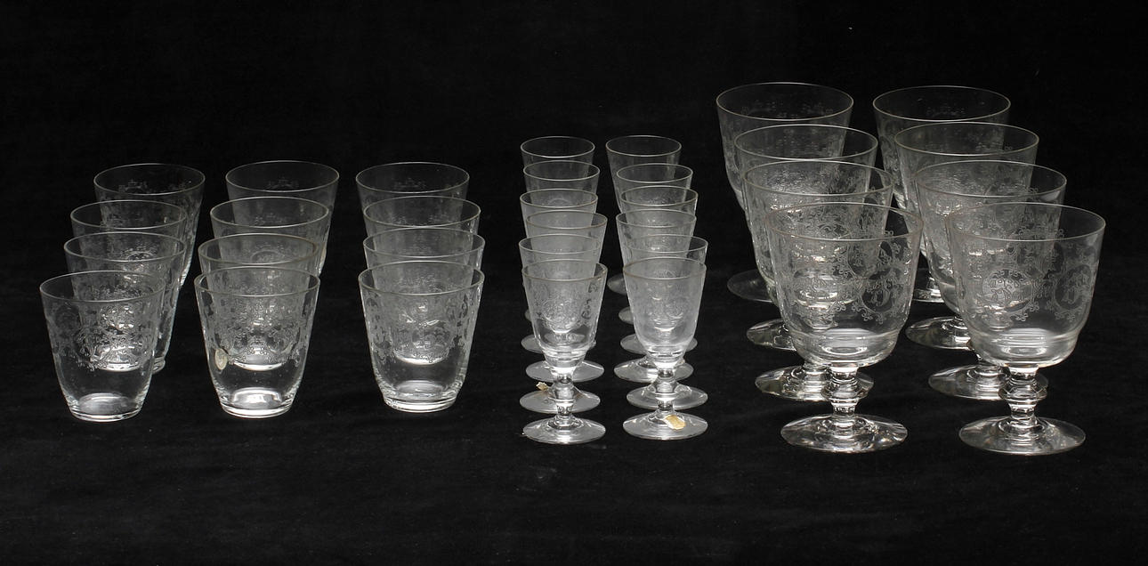 GLASSERVISDELAR, 32 delar, Edvin Ollers, Kosta.