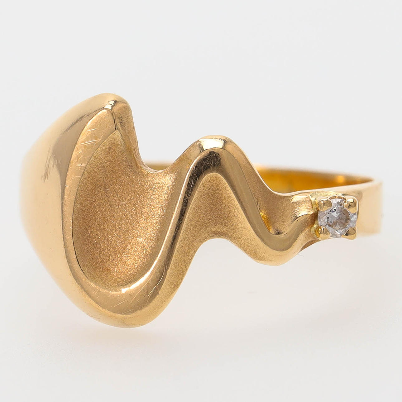 A 18k Pernilla Wiberg ring, Alton.