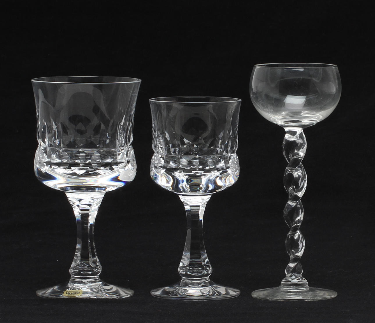 GLASSERVISDELAR, 27 delar, varav 18 delar, Kosta "Prince.