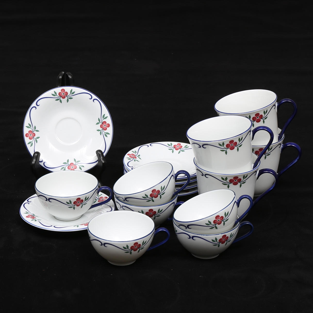 PIA RÖNNDAHL. Servisdelar, 16 st, porslin, "Sundborn" Rörstrand.