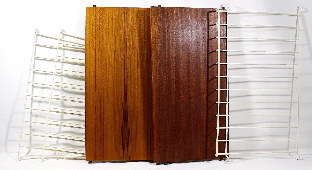 BOKHYLLA, string, teak, 2 hyllplan, med tidningshylla.