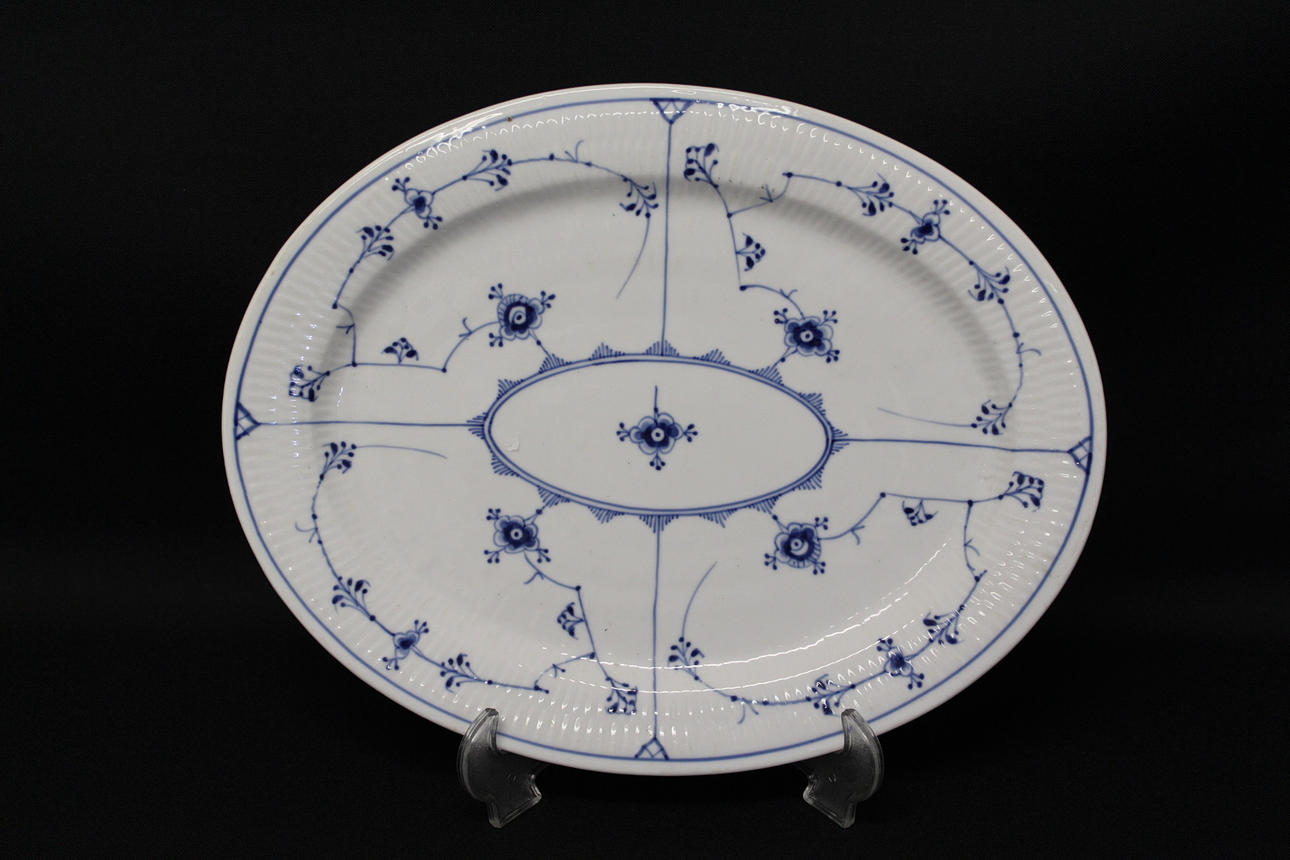 UPPLÄGGNINGSFAT, porslin, Musselmalet, Royal Copenhagen.