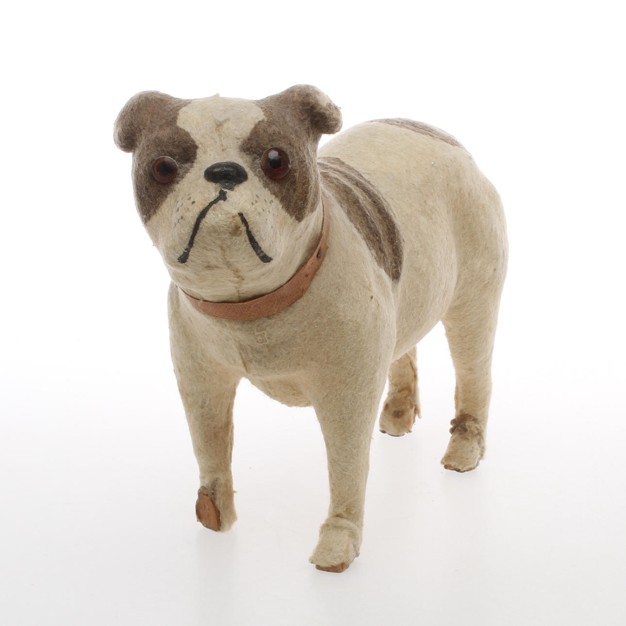 LEKSAKSHUND, 1900-talets första hälft.