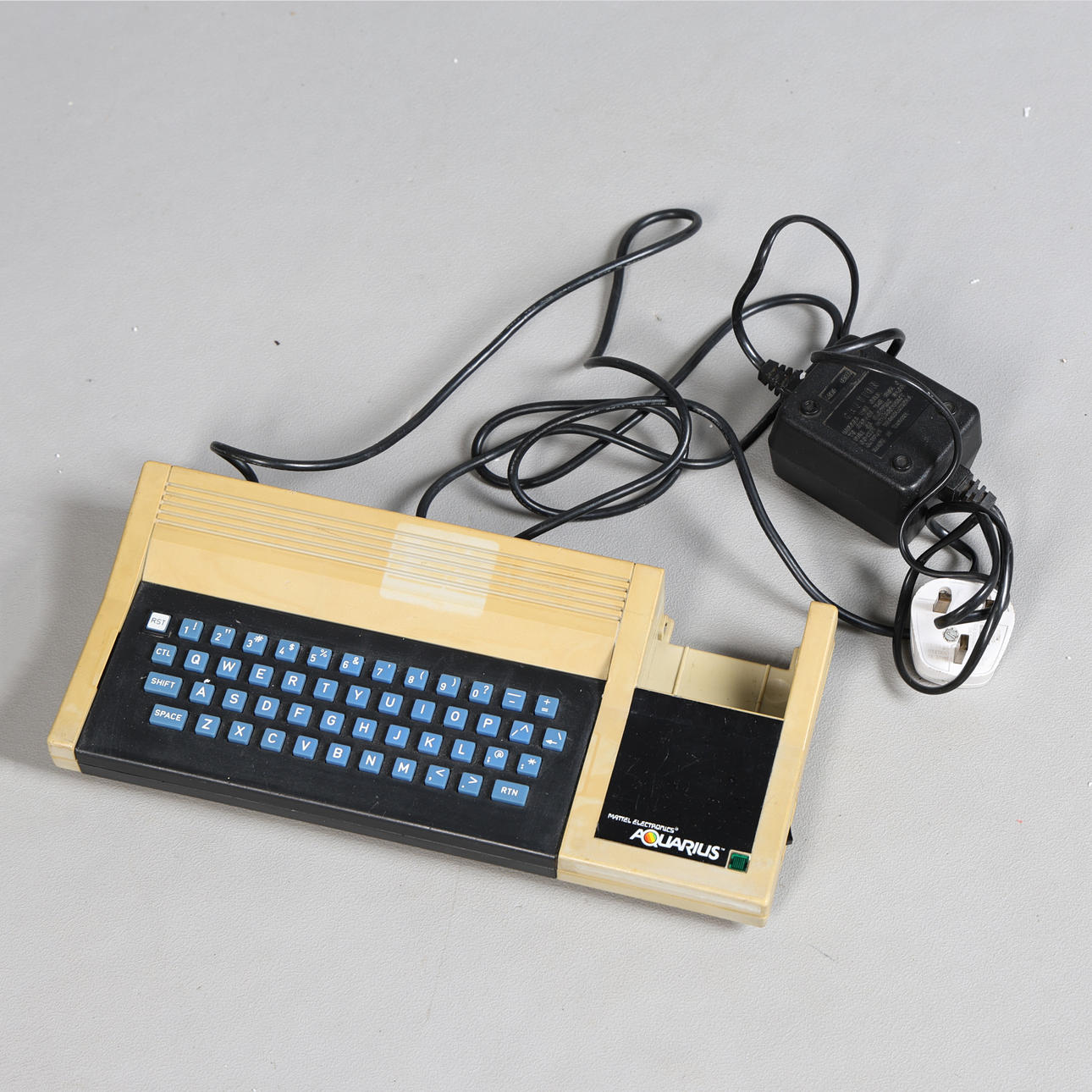 A MATTEL ELECTRONICS AQUARIUS COMPUTER.