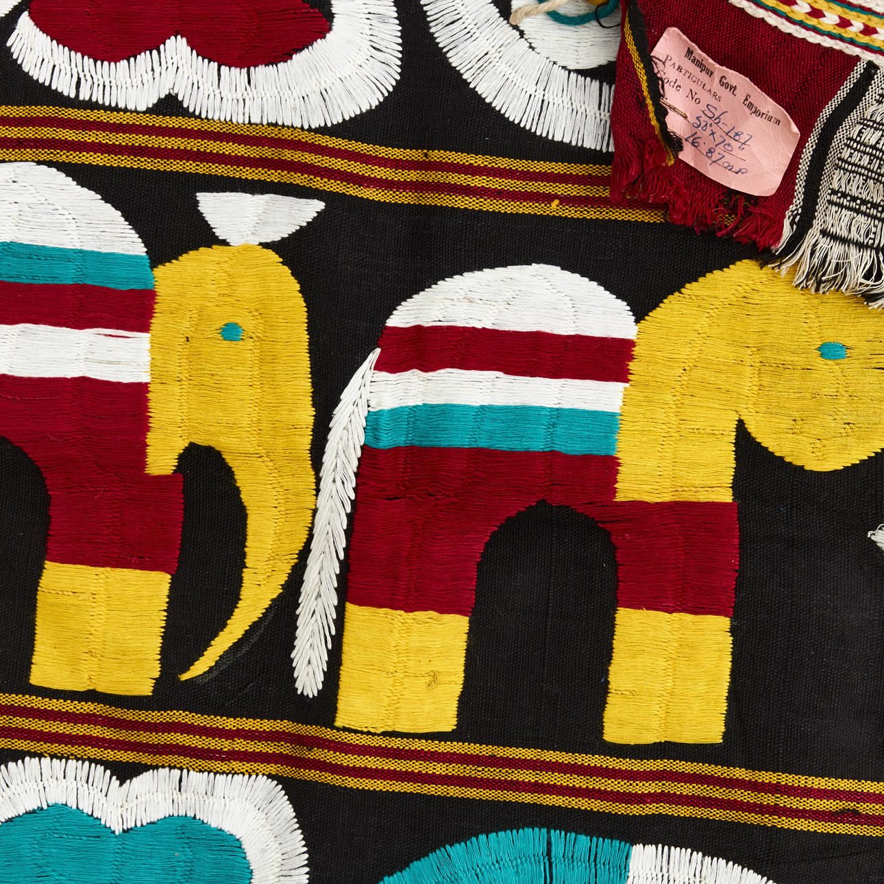 LOT TEXTILES (6 pieces), woven and embroidered, India, 1960s/70s, etc ...