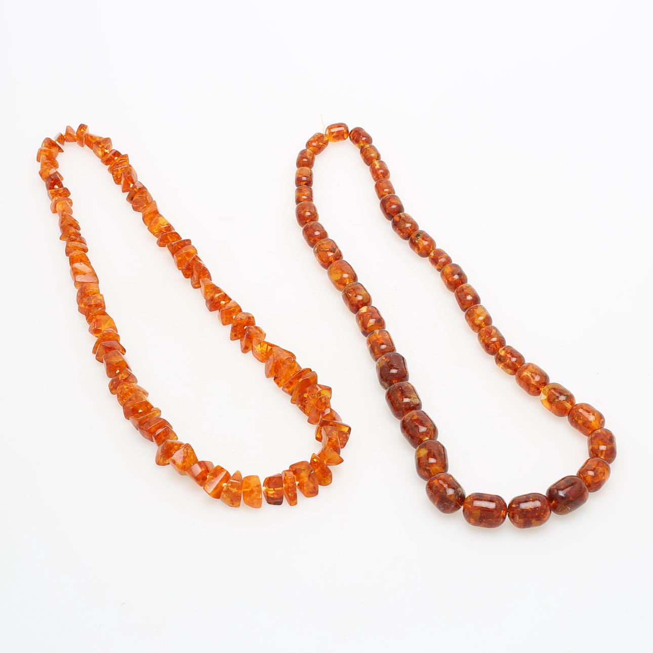 BÄRNSTENSHALSBAND, 2 st, vikt 186 gram.