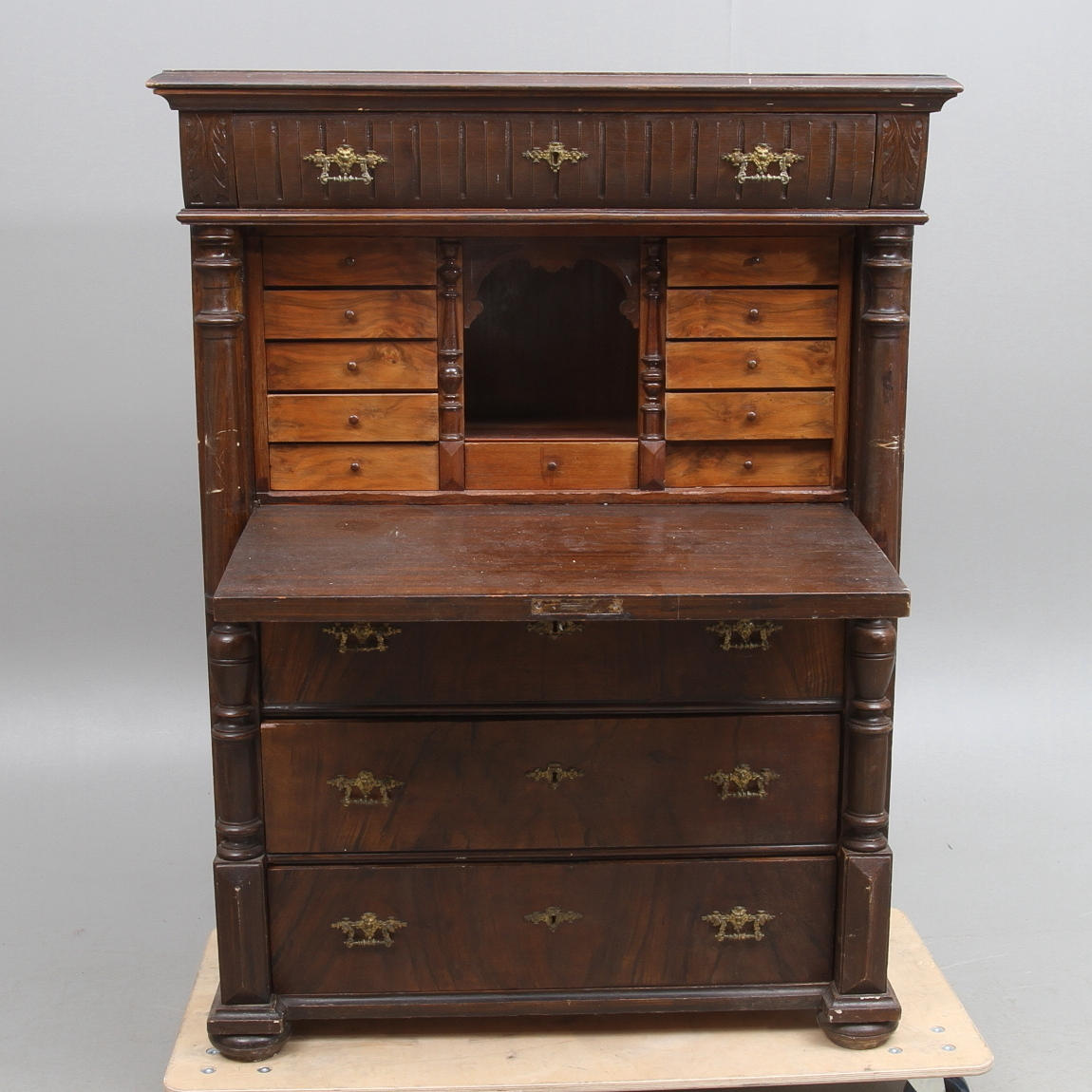 CHIFFONJÉ, nyrenässans, 1800-talets slut.