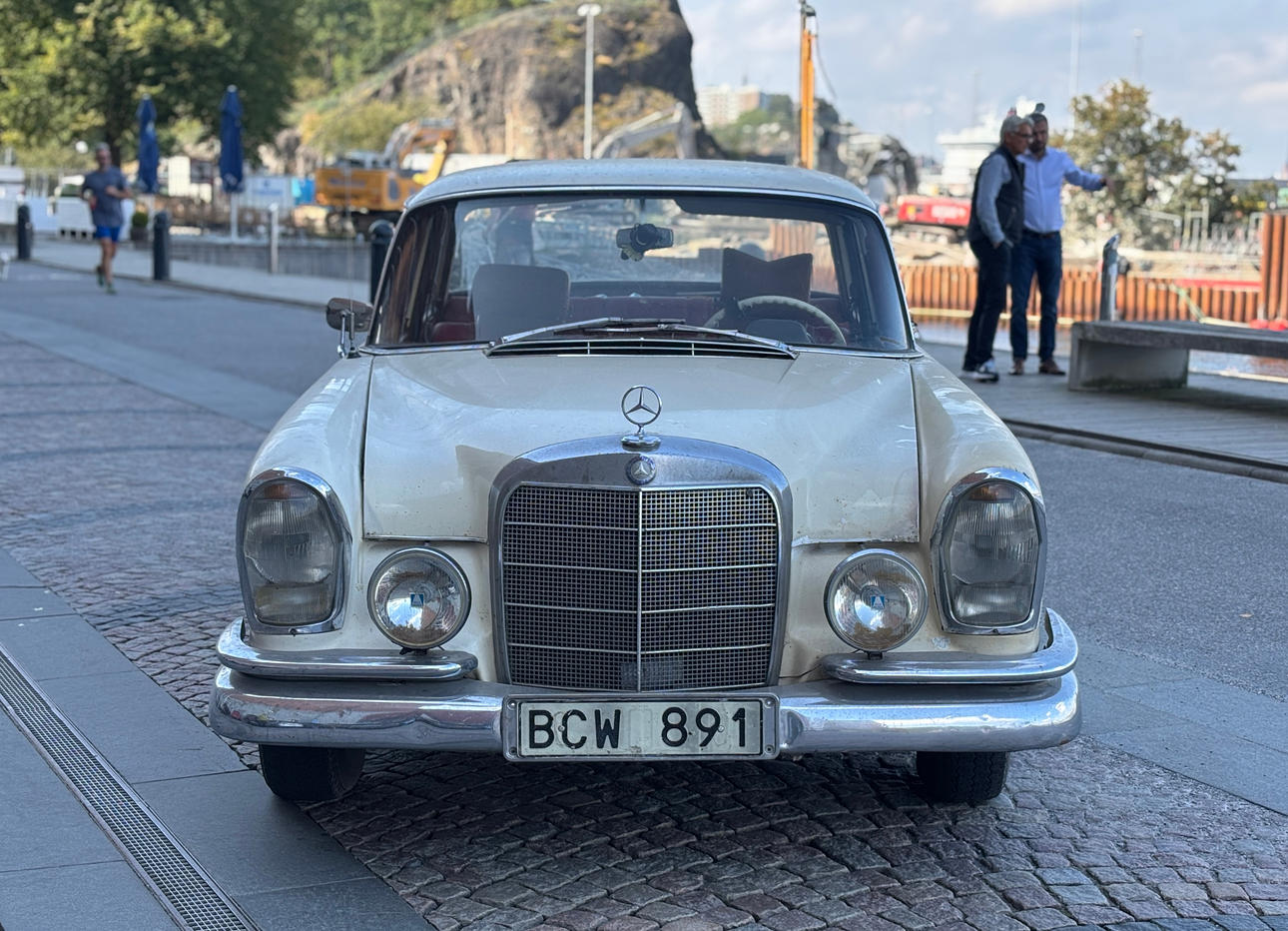 MERCEDES BENZ, 220 b, 1965. Vehículos, barcos y piezas - Coches