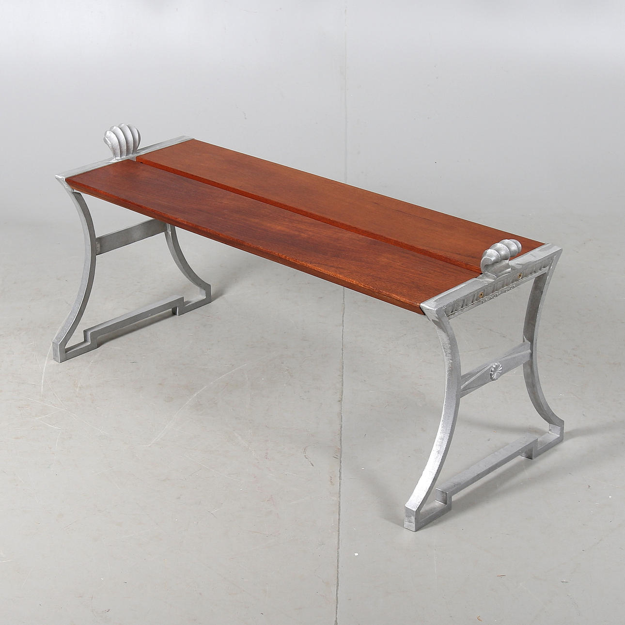 TRÄDGÅRDSSOFFA, gjutjärn, "Sneckan", efter Folke Bensow, Byarum. 2000-tal.