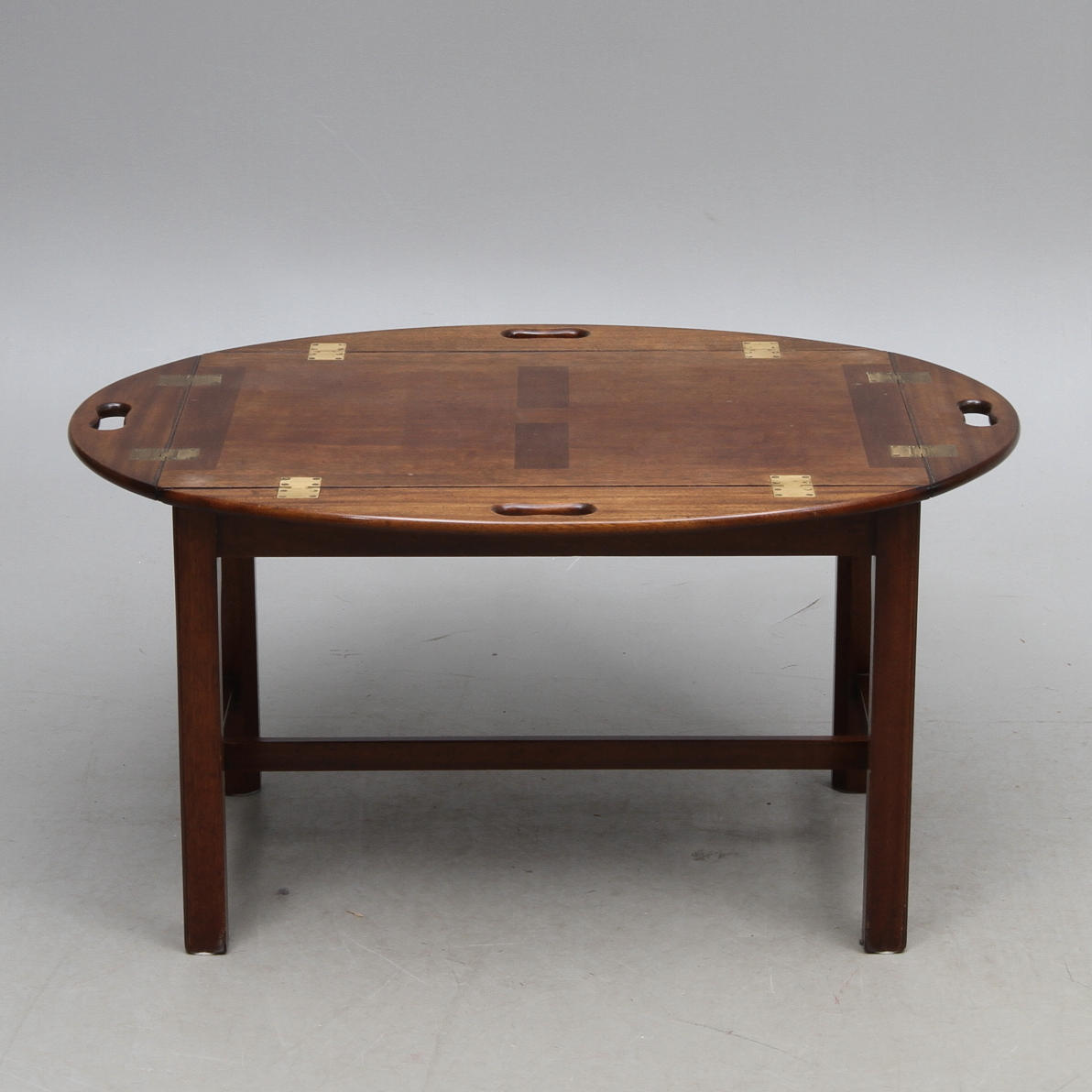 BUTLERSTRAY, engelsk stil, 1900-tal.