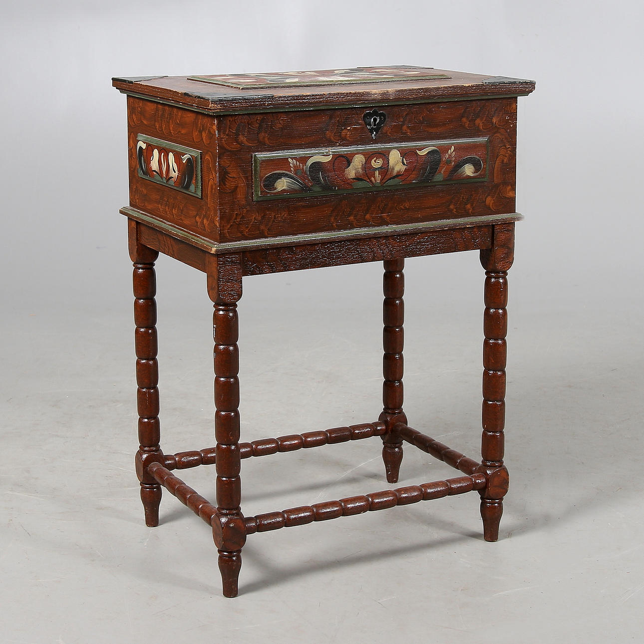 SYSKRIN, kurbitsmålad. 1900-talets mitt.