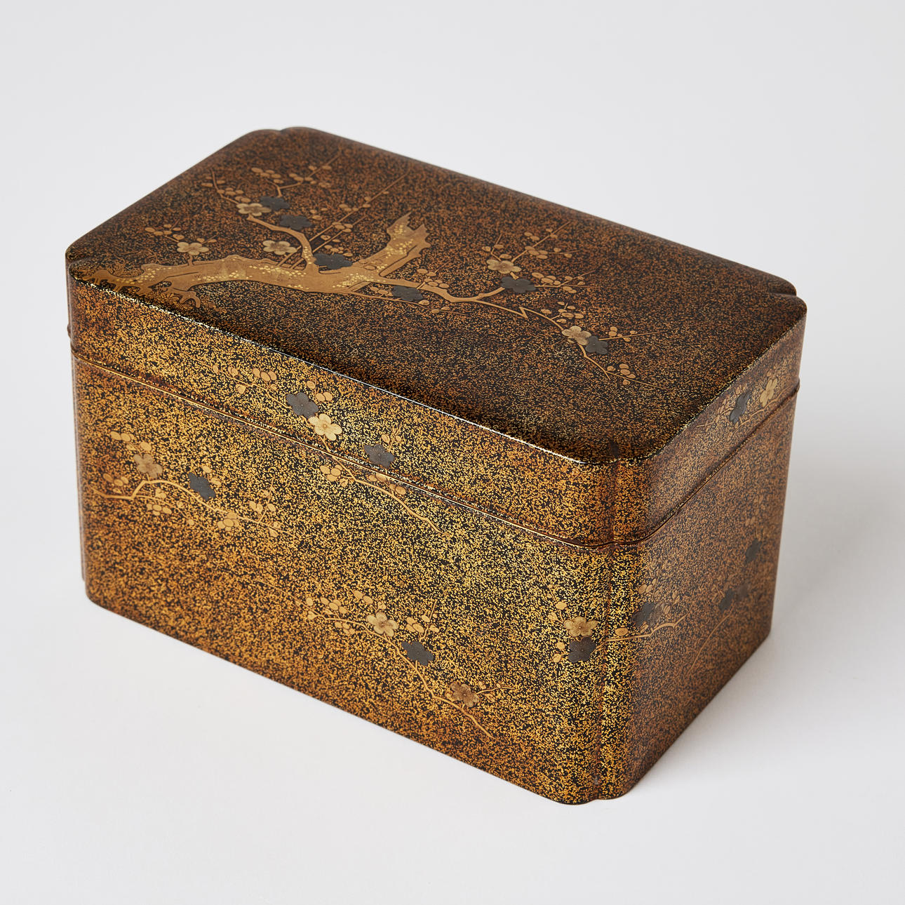 A Japanese Lacquer Accessory Box 'Tebako'. Asiatica - Wood - Auctionet