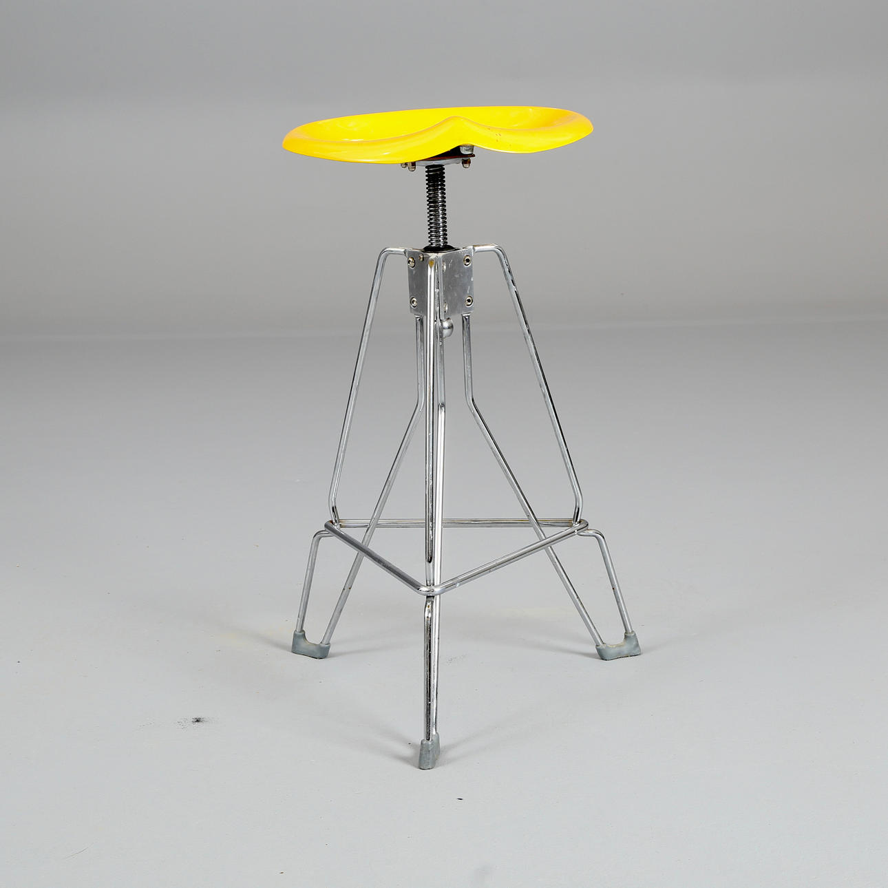 YASU SASAMOTO. Dulton, “Clipper” bar stool/high stool. Furniture