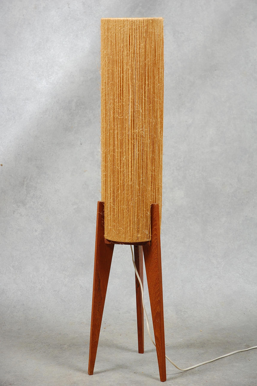 BORDSLAMPA / Golvlampa möjligen Luxus 1950 tal.