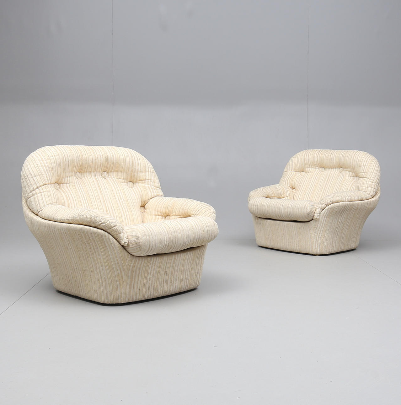 FÅTÖLJER, ett par, okänd formgivare, 1900-talets andra hälft.