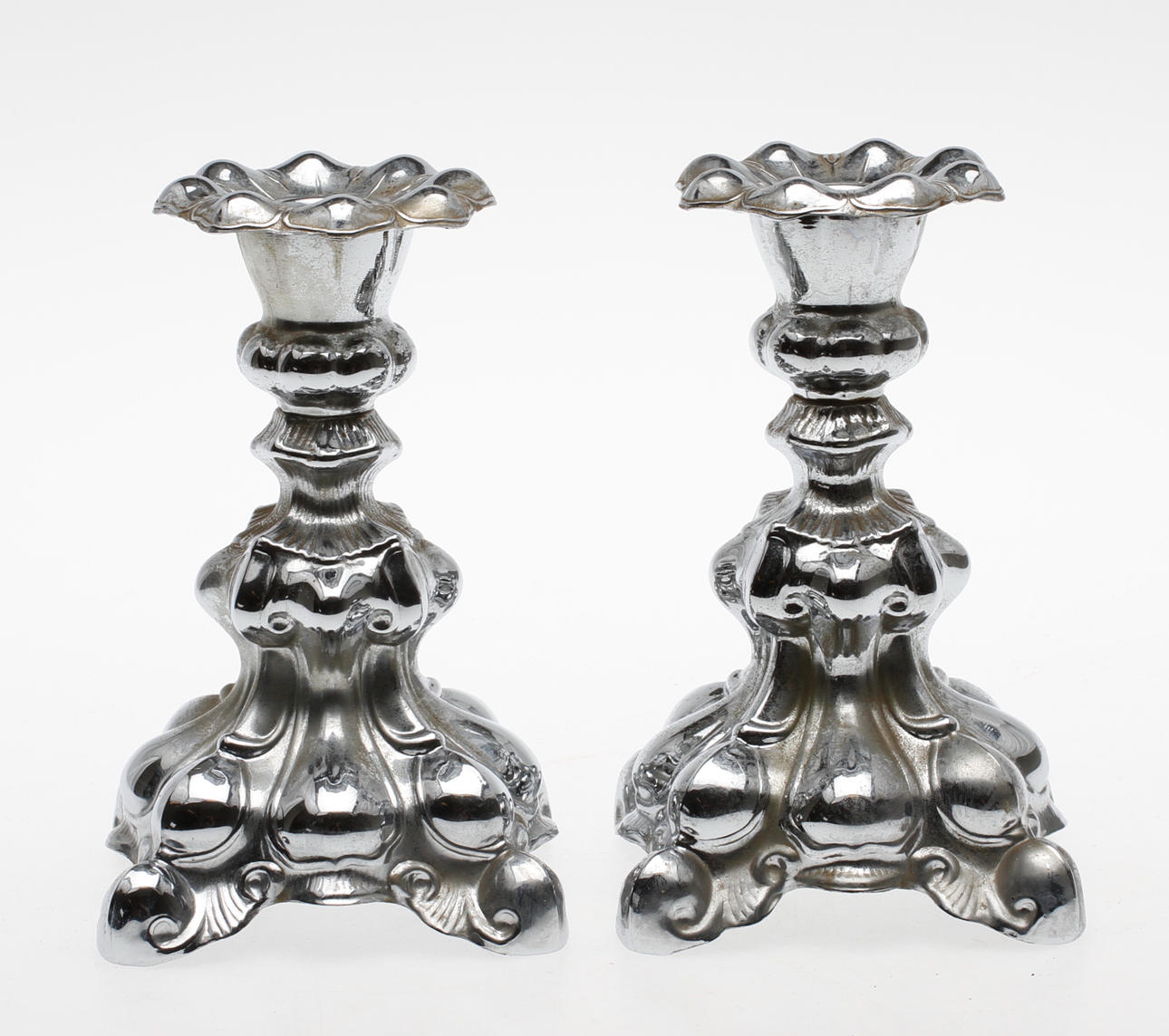 LJUSSTAKAR, ett par, rokoko, metall, 1900-tal.