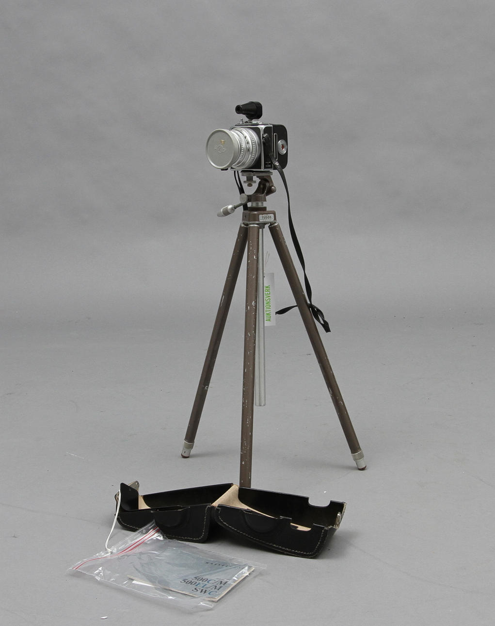 KAMERA, Hasselblad Super Wide C med Biogon 1:4,5 samt STATIV.