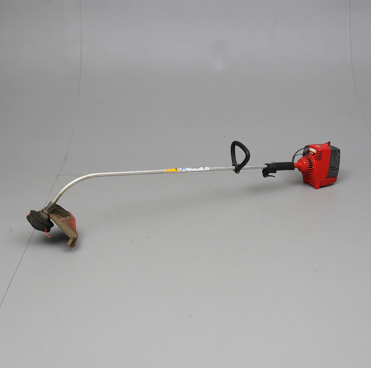 GRÄSTRIMMER, bensindriven.