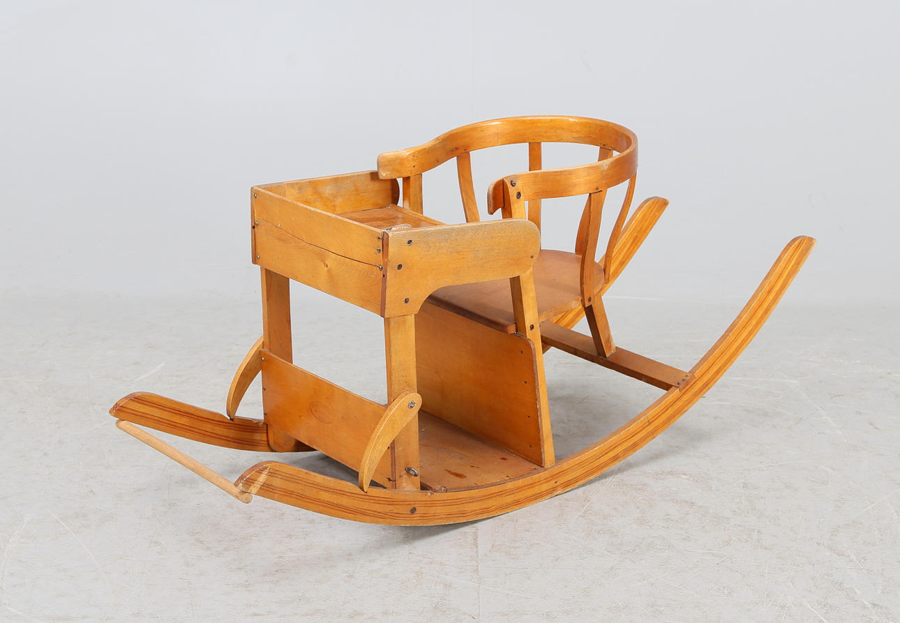 BARNSTOL, trä, 1900-talets mitt.