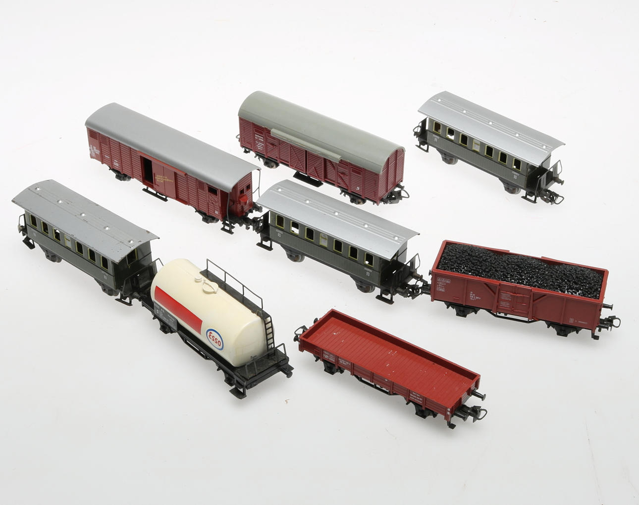 MODELLJÄRNVÄG,märklin, 8st tågvagnar, metall och plast.