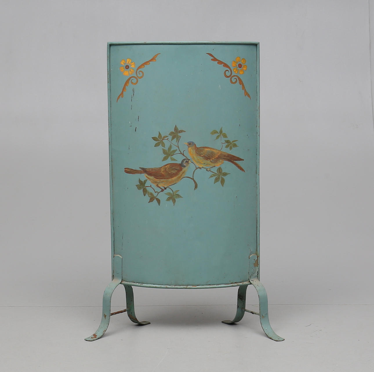 BRASSKYDD, bemålad plåt, 1900-talets första del.