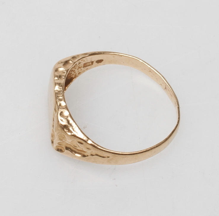 KLACKRING, 18k guld, vitk ca 3,6 gr.