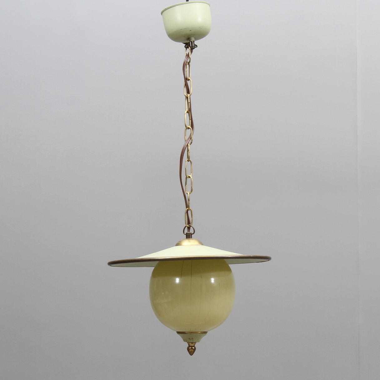 TAKLAMPA, metall och glas, 1940/1950-tal.