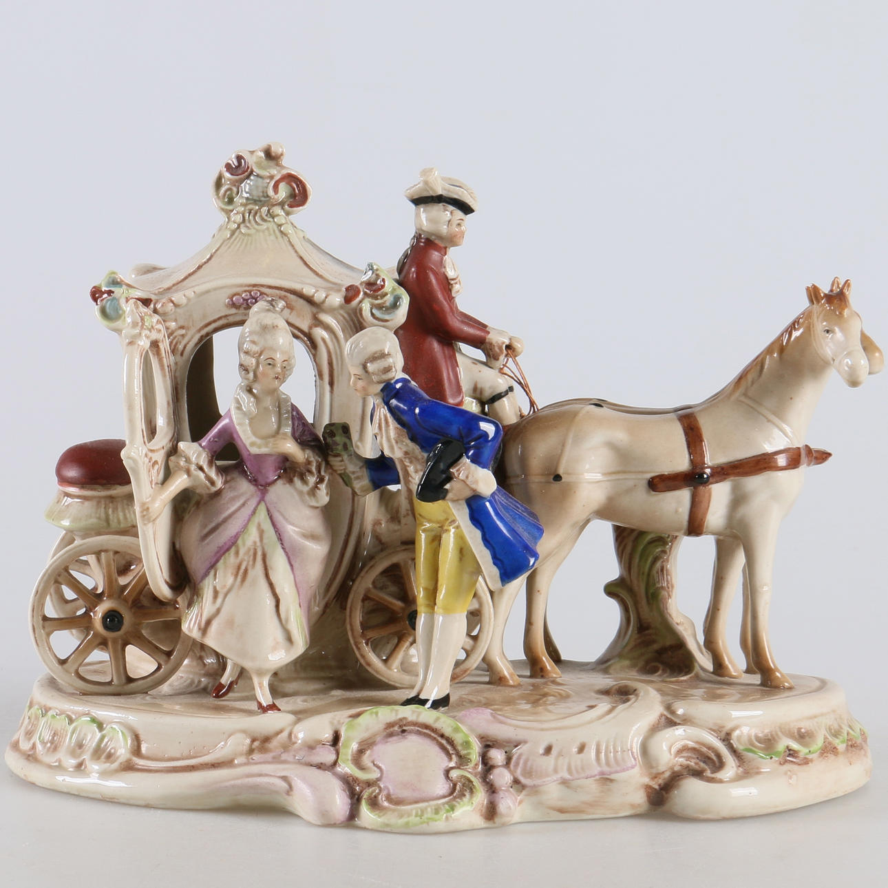 FIGURIN, porslin, figurscen med häst och vagn, Gräfenthal, 1900-tal.