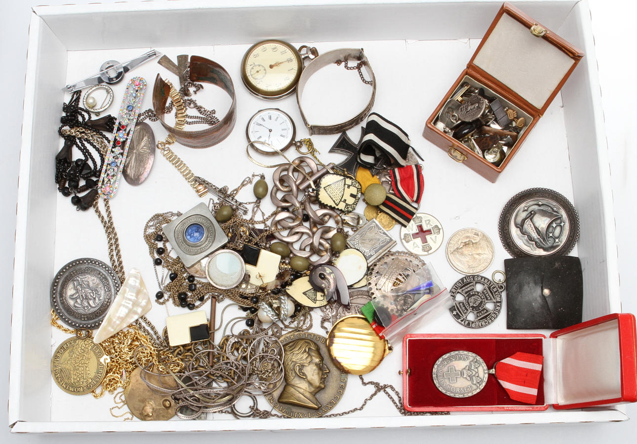 SMYCKEN, diverse bijouterier.