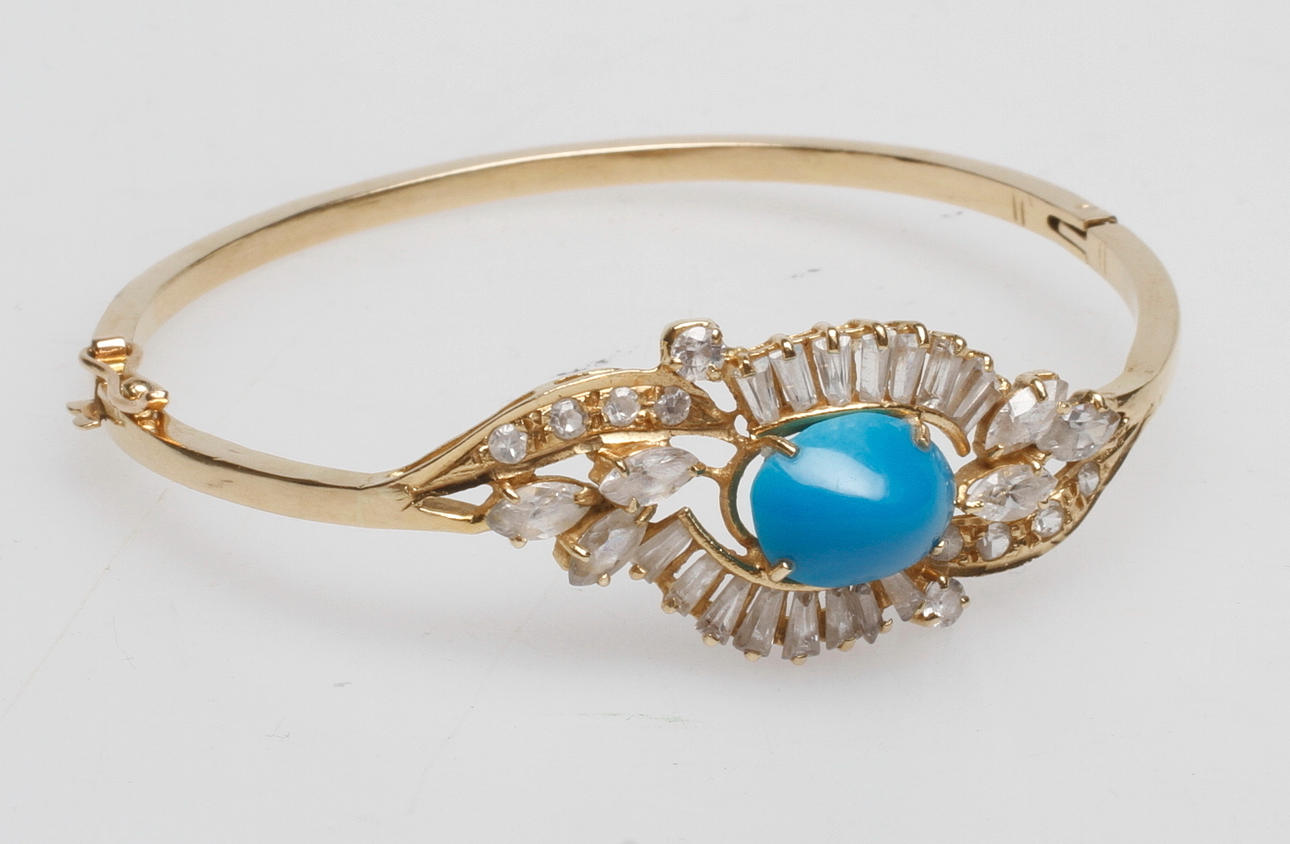 STEL ARMRING MED STENAR, 18k guld, vikt ca 14 gr.