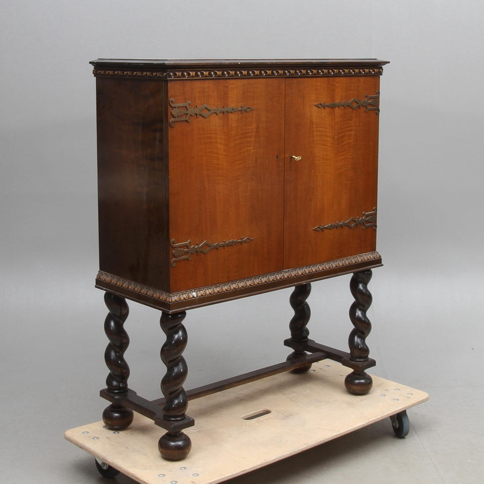 SKÅP, barockstil, 1900-tal.