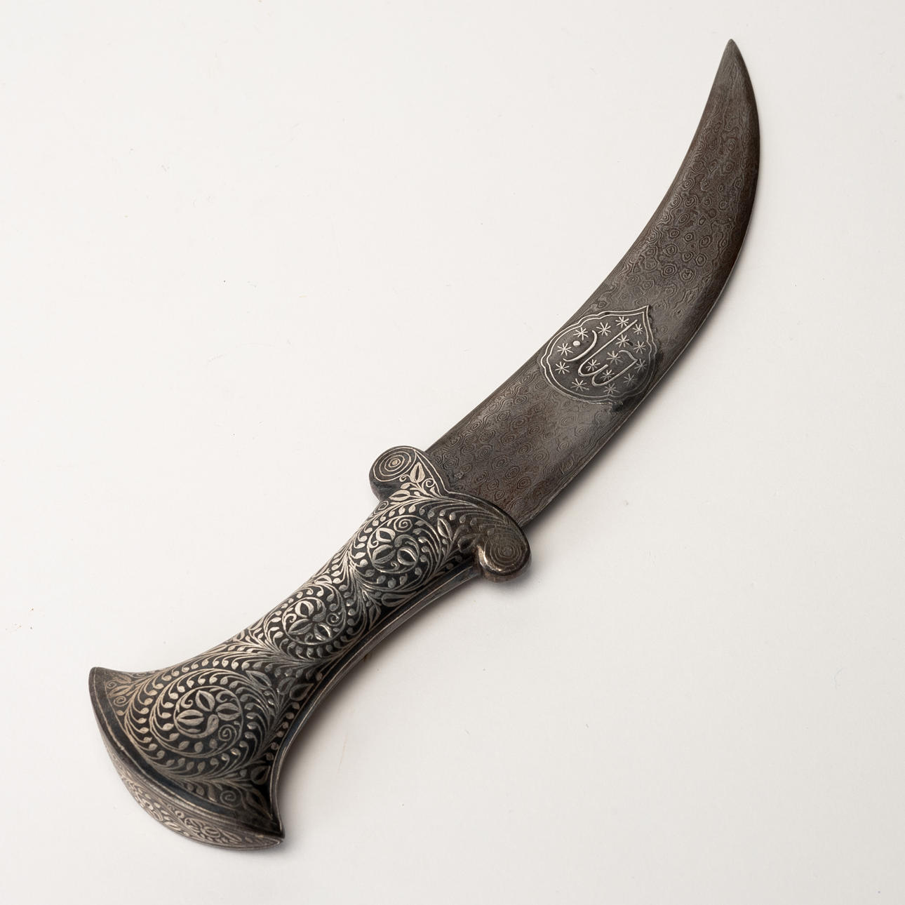 A silver inlaid dagger, Jambiya, 20th century. Weapons & Militaria ...