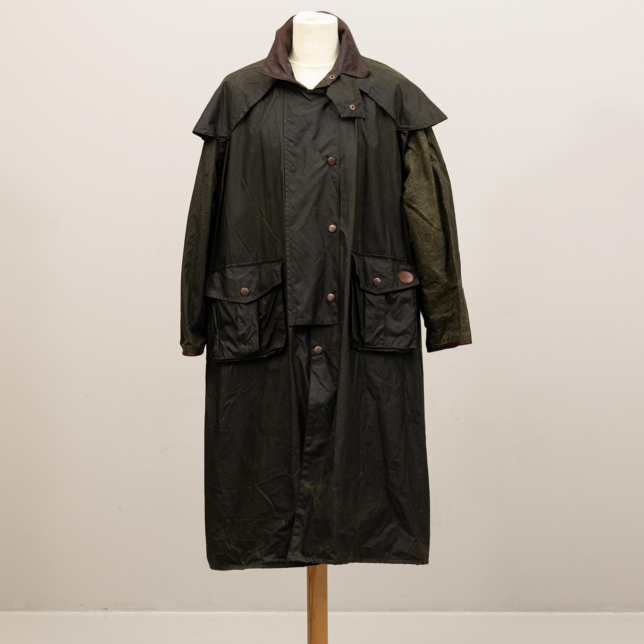 MULBERRY, oil coat, size XL.