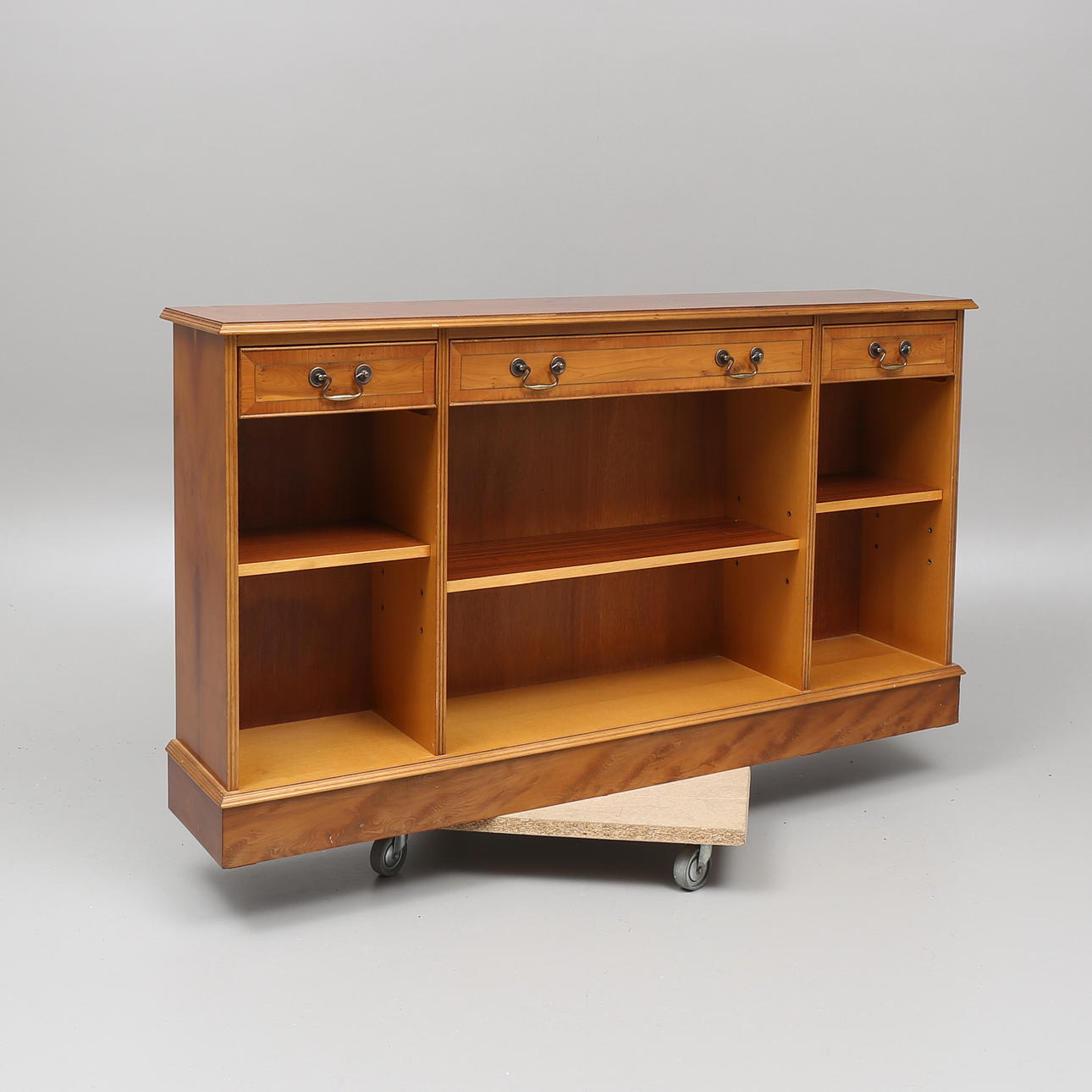 BOKHYLLA med lådor, engelsk stil, 1900-talets fjärde kvartal.