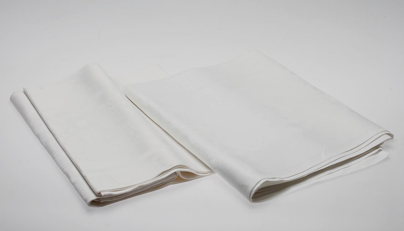 DUKAR, linnedamast, drakmönster, 1900-tal.