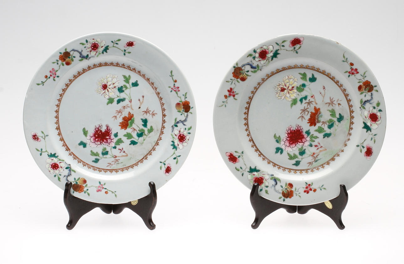 TALLRIKAR, ett par, porslin, Kina, Qianlong (1736-1795).