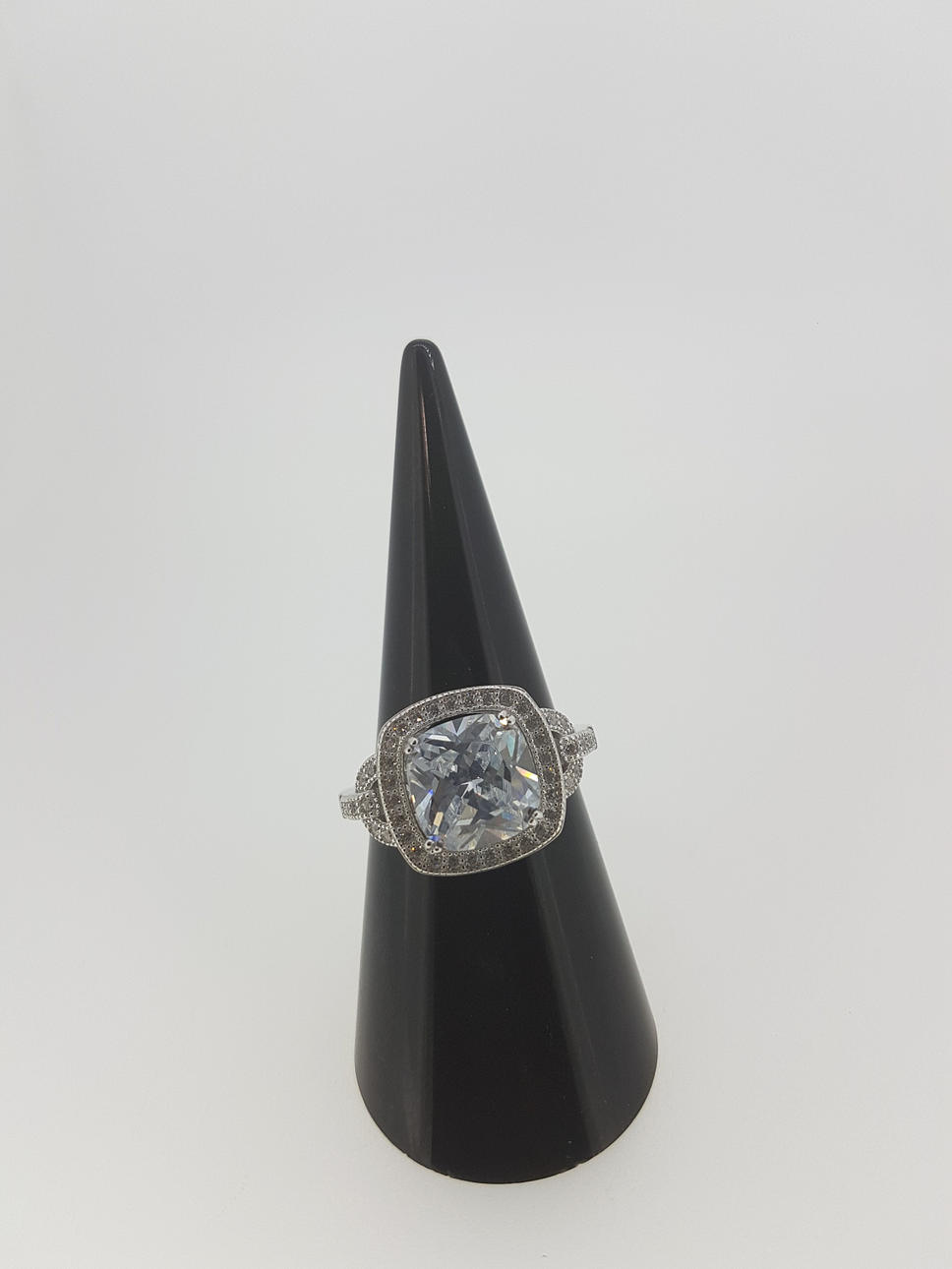 SILVER & CZ KLÄNNING RING.