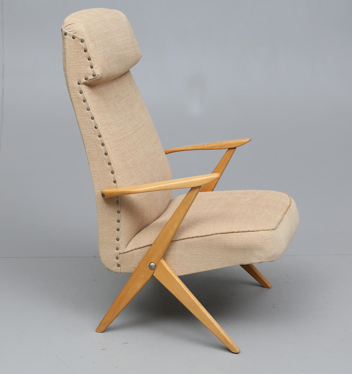 FÅTÖLJ, "Domstolsfåtöljen" ur Triva-serien, Bengt Ruda, Nordiska Kompaniet.