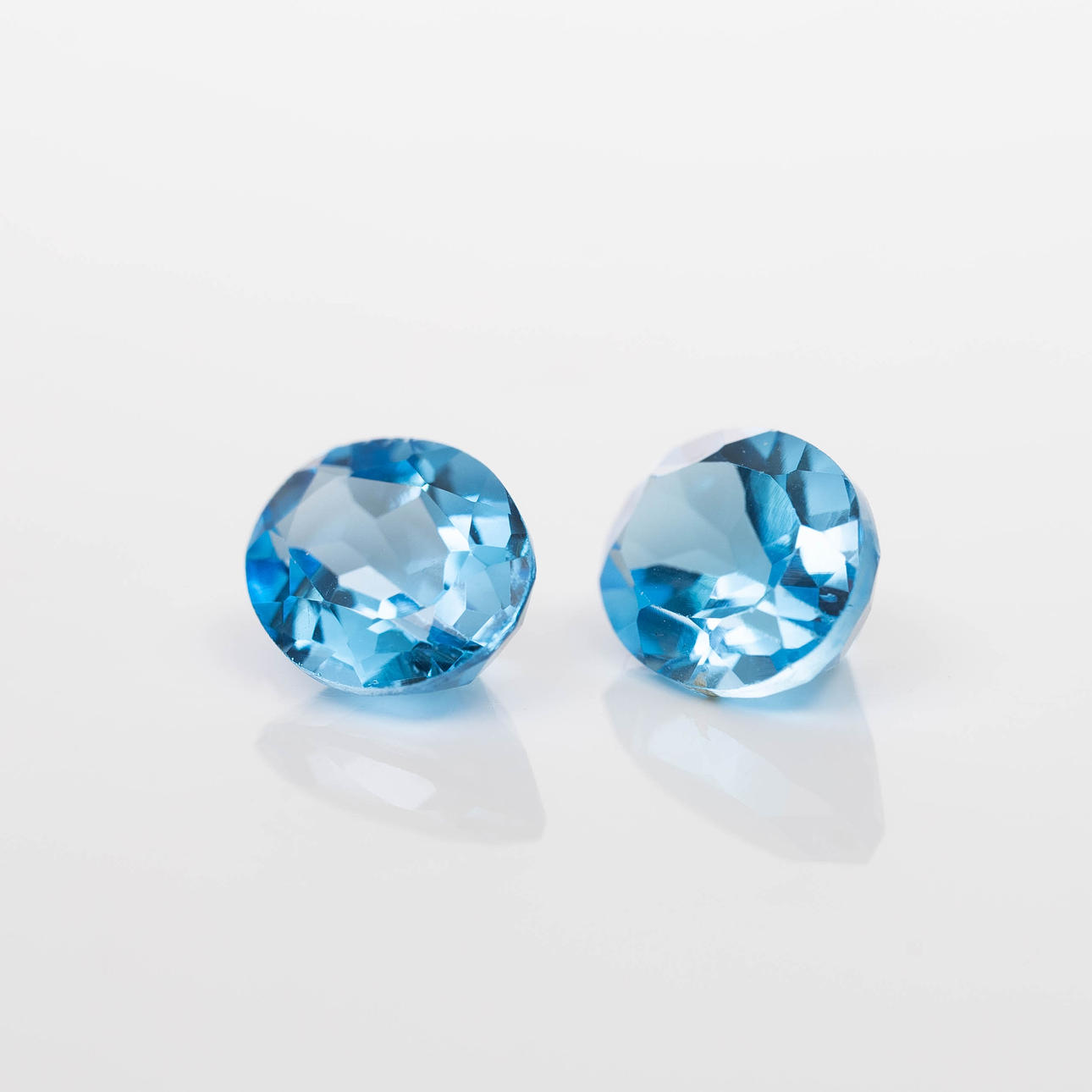 BLÅ TOPAZ, 4,84 ct.