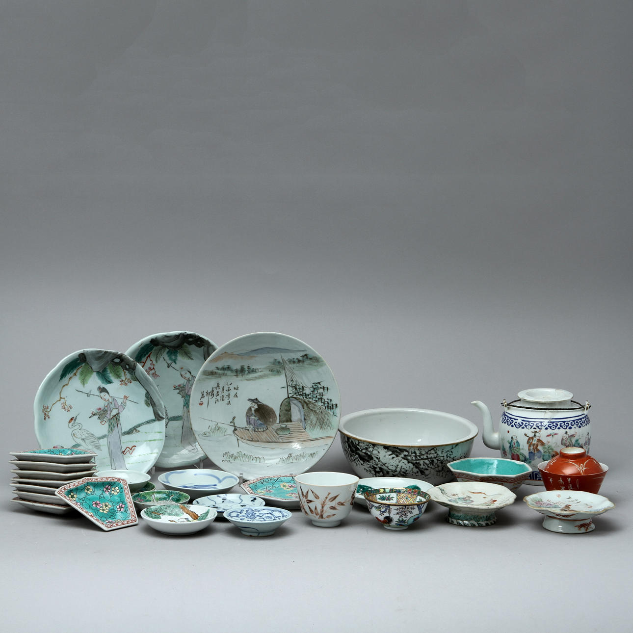 KERAMIK, 28 delar, Kina, 1800/1900-tal.