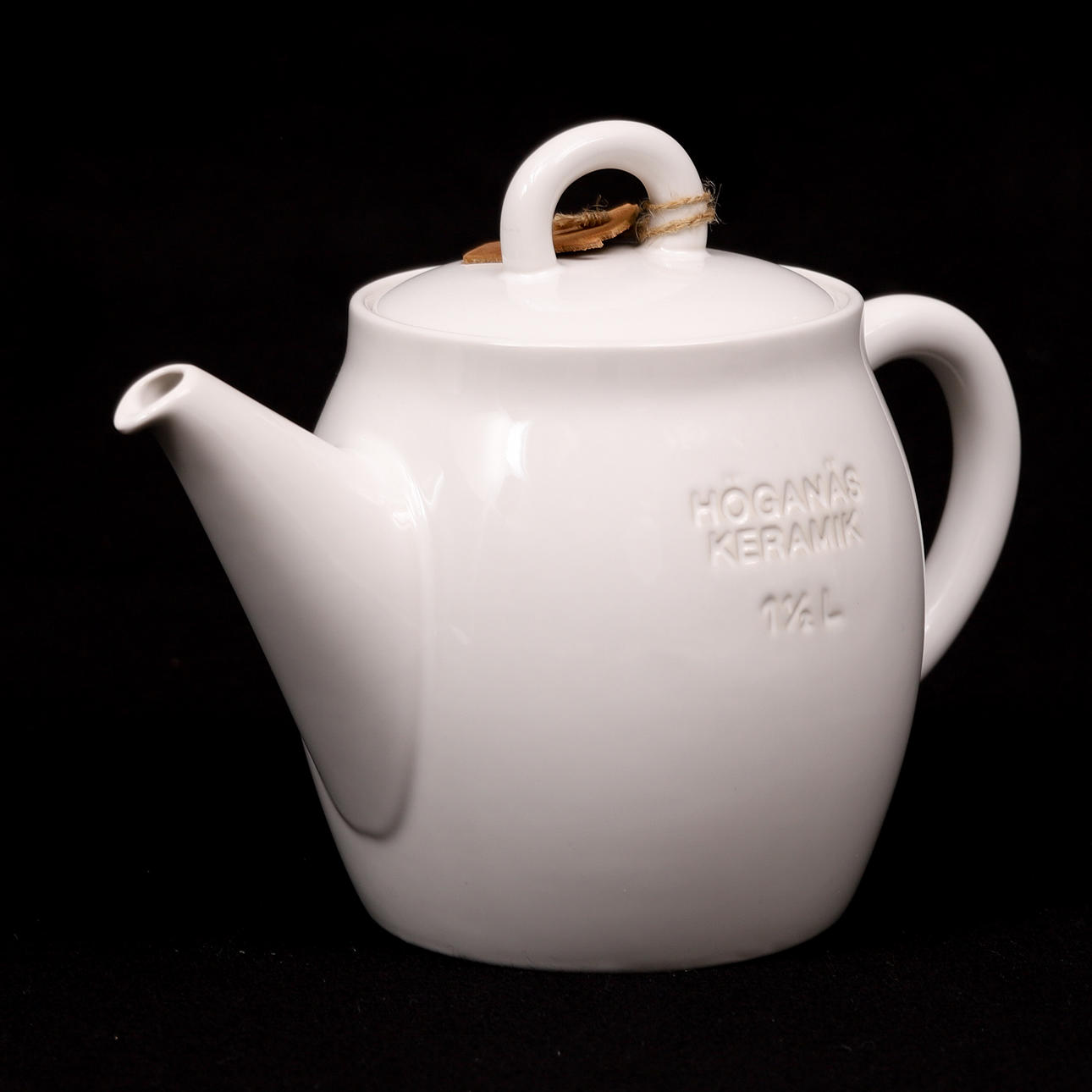 A stoneware teapot, Höganäs.